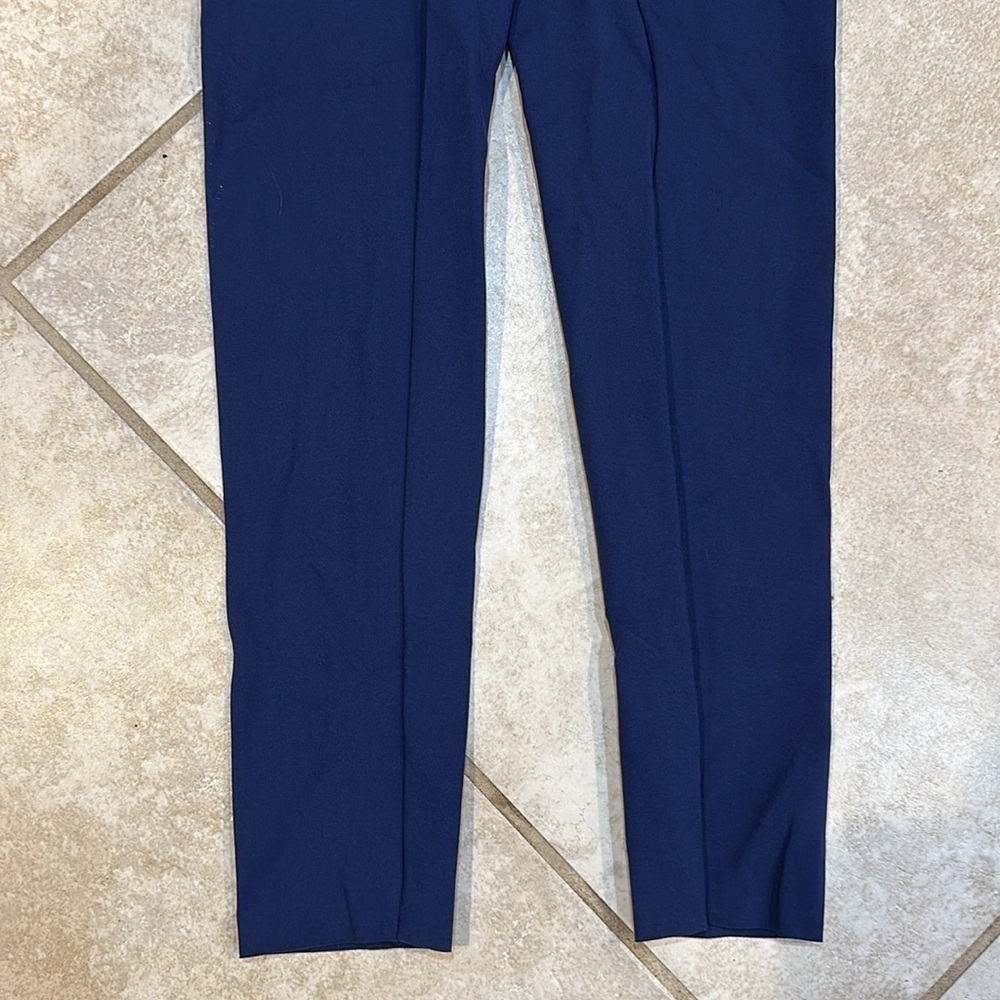 High-Waisted Navy Leggings - Picture 6 of 8